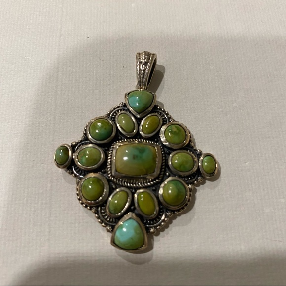 REASONABLE OFFERS TAKEN TODAY: Vintage Elegant Sonoran Turquoise Pendant
